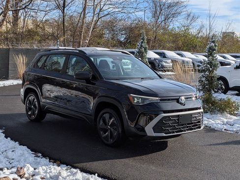 Certified 2025 Volkswagen Taos S image 8