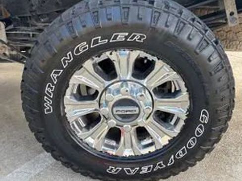 Used 2018 Ford F250 XLT w/ XLT Value Package image 9