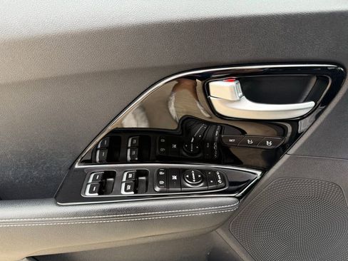 Used 2019 Kia Niro Touring image 10