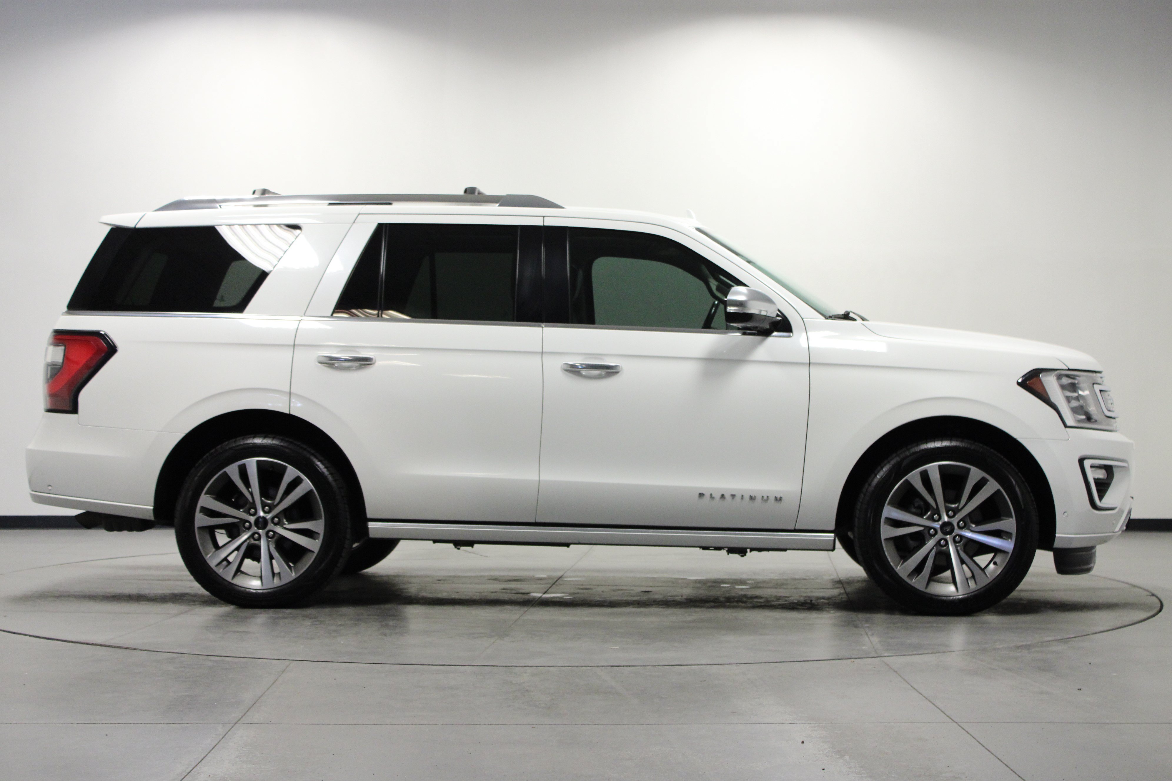 Used 2020 Ford Expedition Platinum AWD/4WD image 3