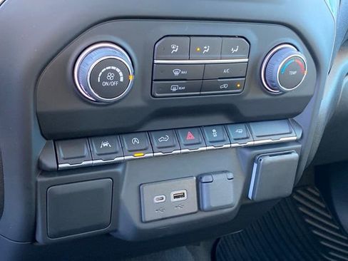 Certified 2022 Chevrolet Silverado 1500 Custom image 13