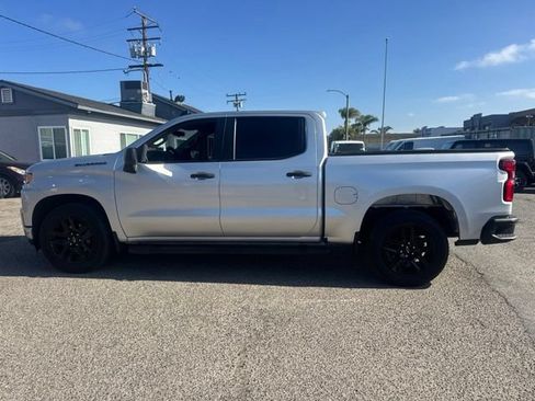 Used 2022 Chevrolet Silverado 1500 Custom w/ LPO, Blackout Package RWD image 8