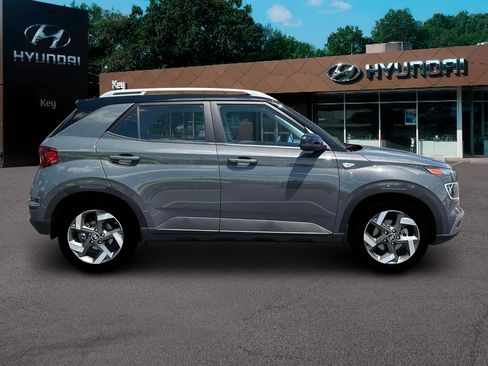 New 2025 Hyundai Venue Limited image 9