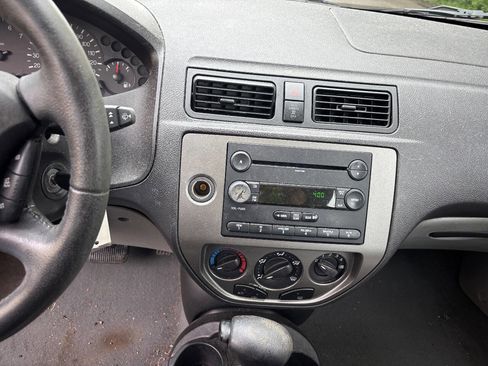 Used 2007 Ford Focus SE FWD image 16