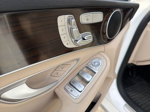 Used 2017 Mercedes-Benz C 300 4MATIC Sedan image 14