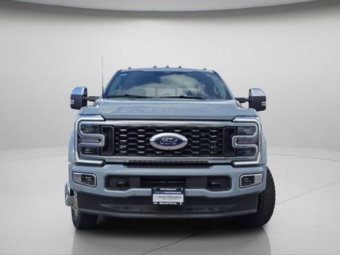 New 2026 Ford F450 Platinum w/ Platinum Plus Package AWD/4WD image 3