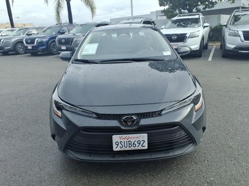 Used 2025 Toyota Corolla LE w/ Convenience Package image 2