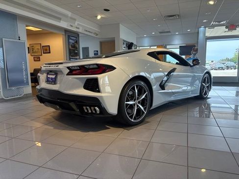 Used 2020 Chevrolet Corvette Stingray Preferred Cpe w/ 2LT Preferred Equipment Group RWD image 5