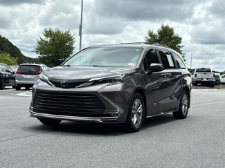 Used 2024 Toyota Sienna XLE w/ XLE Plus Package FWD video 1
