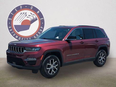 Used 2025 Jeep Grand Cherokee Limited w/ Trailer Tow Package AWD/4WD image 1