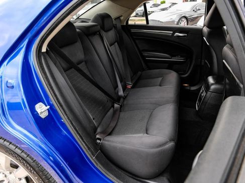 Used 2019 Chrysler 300 Touring w/ Chrome Appearance Package RWD image 38