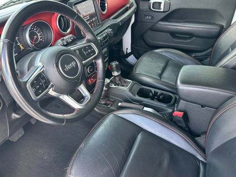 Used 2018 Jeep Wrangler Unlimited Rubicon AWD/4WD image 11