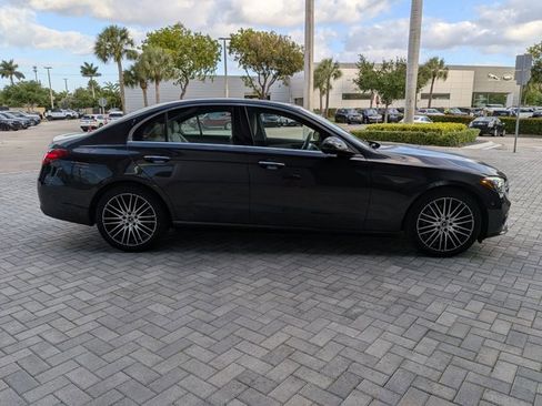 Used 2025 Mercedes-Benz C 300 4MATIC Sedan image 4