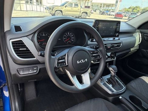 Used 2023 Kia Seltos LX AWD/4WD image 18
