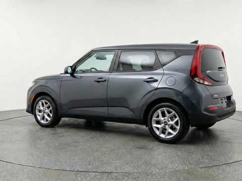 Used 2025 Kia Soul LX w/ LX Technology Package FWD image 6