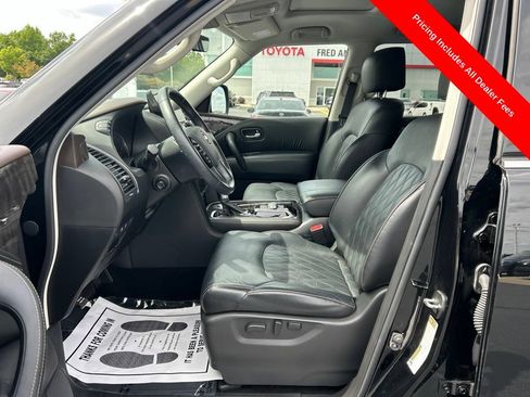 Used 2023 Nissan Armada Platinum w/ Captain's Chairs Package RWD image 2