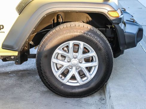 Used 2023 Jeep Wrangler Unlimited Sport AWD/4WD image 11