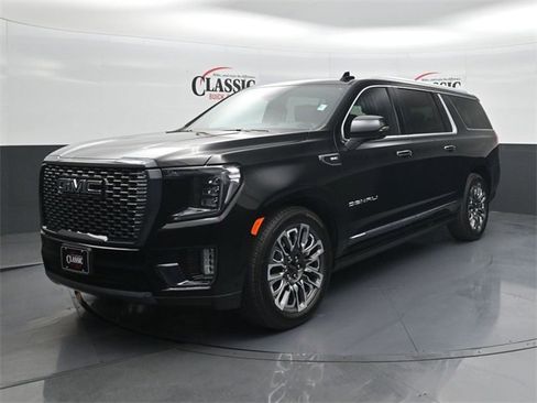 Used 2023 GMC Yukon XL Denali Ultimate image 7