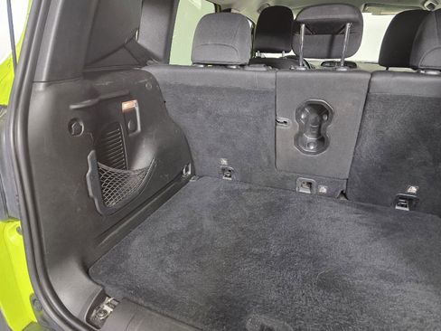 Used 2018 Jeep Renegade Latitude w/ Cold Weather Group image 7