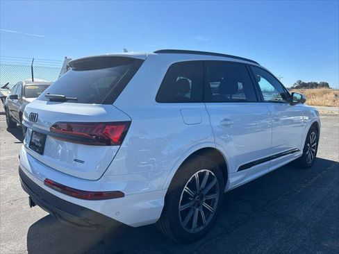 Used 2023 Audi Q7 2.0T Premium Plus w/ Premium Plus Package AWD/4WD image 3