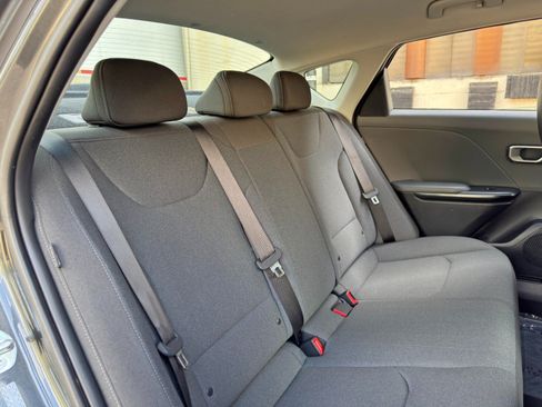 Used 2025 Kia K4 FWD image 35