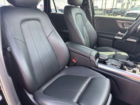 Used 2022 Mercedes-Benz GLA 250 w/ Premium Package Lite image 12