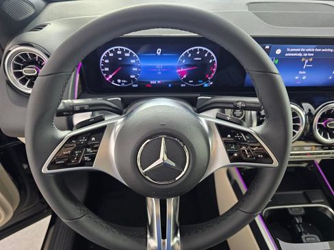 New 2026 Mercedes-Benz GLB 250 image 13