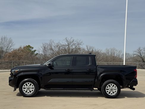 New 2025 Toyota Tacoma SR5 image 3