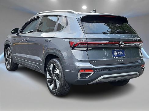 Certified 2025 Volkswagen Taos SE w/ Panoramic Sunroof Package AWD/4WD image 7