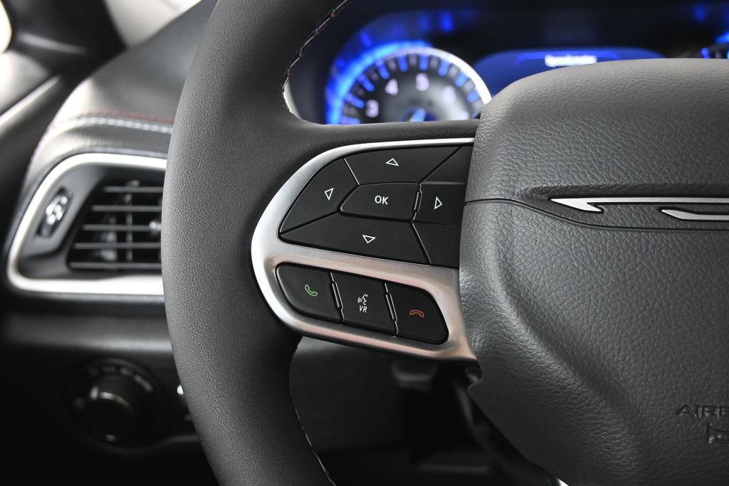 New 2027 Chrysler Pacifica Select AWD/4WD image 34