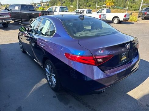 Used 2017 Alfa Romeo Giulia Ti AWD/4WD image 5