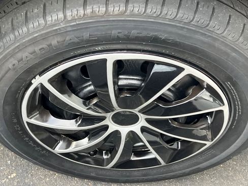 Used 2011 Toyota Camry LE image 22