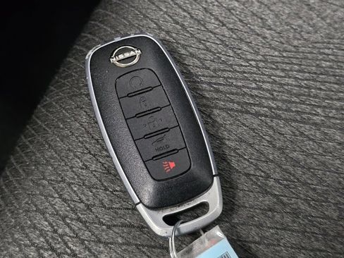 Used 2024 Nissan Rogue SV image 32