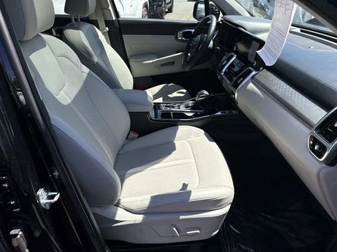 Used 2023 Kia Sorento SX AWD/4WD image 9