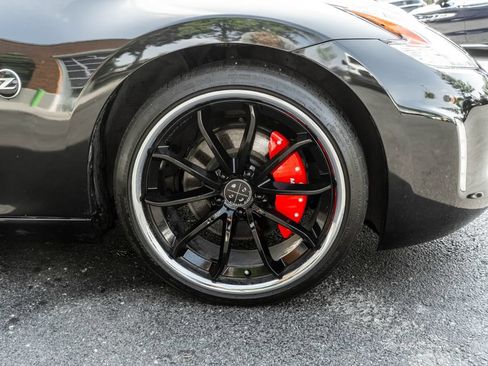 Used 2017 Nissan 370Z Touring Sport RWD image 5