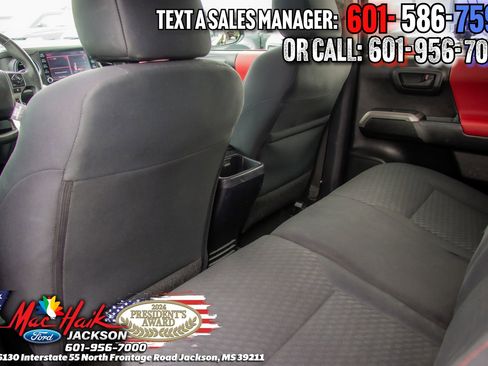 Used 2021 Toyota Tacoma SR5 AWD/4WD image 10
