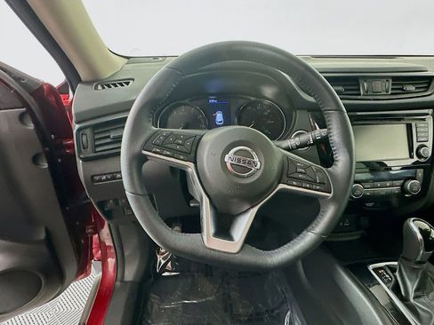 Used 2019 Nissan Rogue SV image 17
