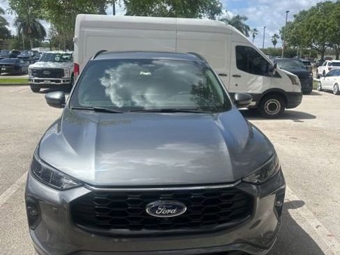 Used 2023 Ford Escape ST-Line Select w/ Tech Pack #2 image 2