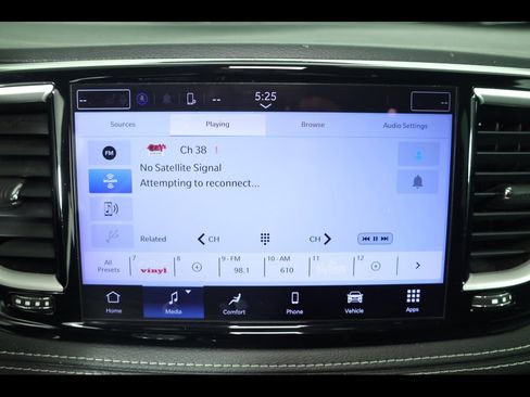 Used 2022 Chrysler Pacifica Touring-L image 14