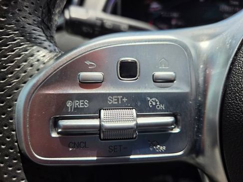 Used 2021 Mercedes-Benz GLB 35 AMG 4MATIC image 35