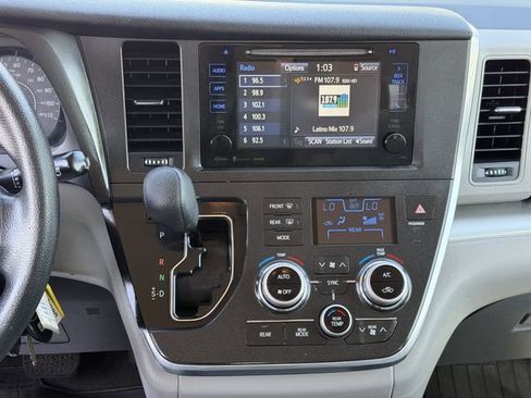 Used 2017 Toyota Sienna LE w/ Protection Package FWD image 16