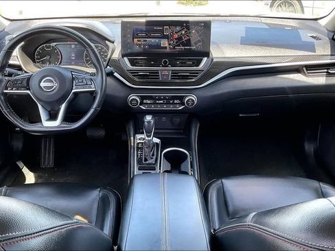 Used 2023 Nissan Altima 2.0 SR FWD image 15