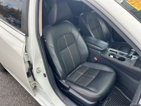 Certified 2020 Nissan Altima 2.5 SR w/ Premium Package image 15