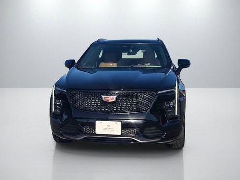 Used 2024 Cadillac XT4 Sport image 2