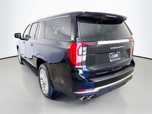 Used 2025 GMC Yukon XL Denali AWD/4WD image 5