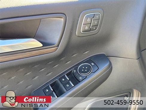 Used 2020 Ford Escape Titanium image 17