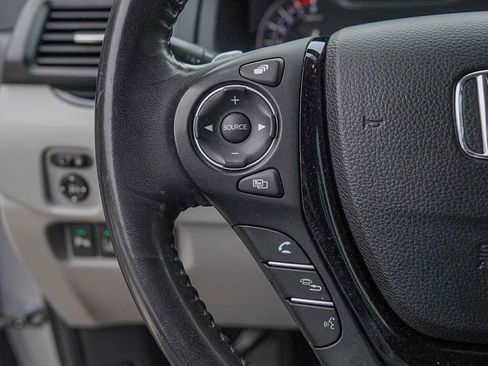 Used 2018 Honda Pilot Touring image 13