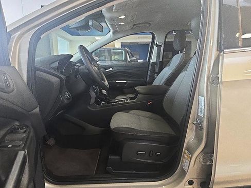 Used 2018 Ford Escape SE w/ Ford Safe & Smart Package AWD/4WD image 13