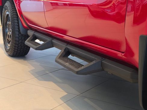 New 2025 Nissan Frontier SV w/ SV Convenience Package image 6