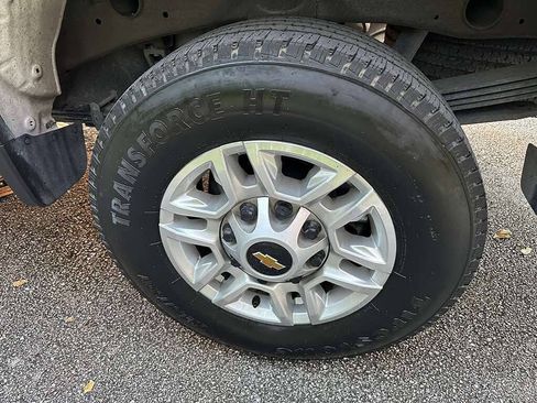 Used 2025 Chevrolet Silverado 2500 LT w/ Convenience Package AWD/4WD image 18